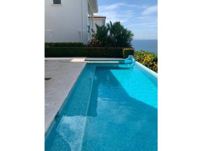 Hermosa casa con piscina infinita  con vista al mar, 320 mt2, 5 recamaras