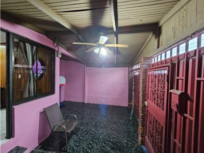 Venta de casa en Gravilias, Desamparados, 124 mt2, 4 recamaras