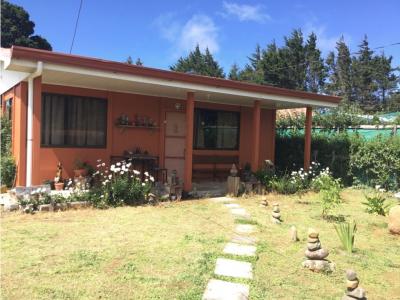 Se vende linda casa en Jardín de Dota, San José., 60 mt2, 2 recamaras