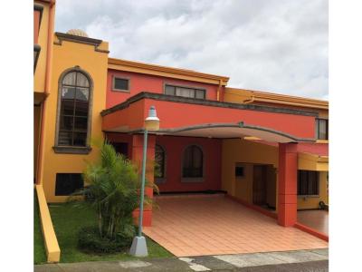 Casa de tres Habitaciones en Condominio, Sabanilla , 224 mt2, 3 recamaras