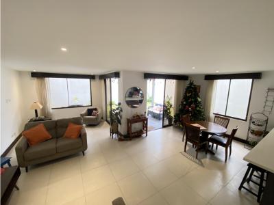 Venta de casa es espectacular condominio en Sabanilla de Montes de Oca, 220 mt2, 4 recamaras