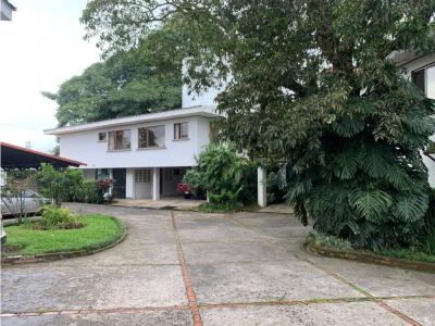 Preciosa Casa en Condominio 3 Habitaciones en La Uruca, 238 mt2, 3 recamaras