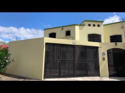 Se vende casa Preciosa en Llorente de Tibás, 225 mt2, 3 recamaras