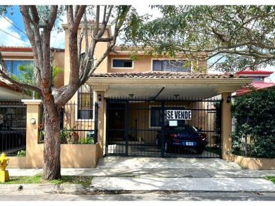 Se vende linda casa en Residencial Monserrat en Tres Ríos, 220 mt2, 3 recamaras