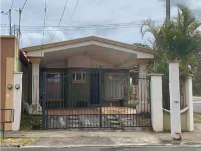 Se vende casa de una planta con uso de suelo mixto en Tres Ríos, 172 mt2, 2 recamaras