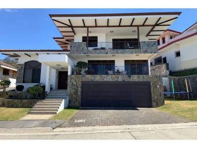 Casa a la venta en Condominio Alto de las Palomas Santa Ana (ASP), 549 mt2, 5 recamaras