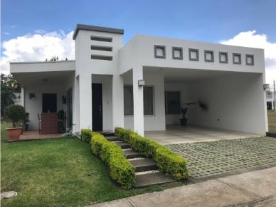 Condominio de dos habitaciones a la venta, La Guácima , 130 mt2, 2 recamaras