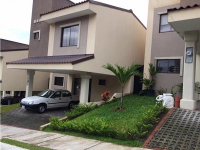 Se vende casa en Condominio Altivar en Moravia La Trinidad (FE), 154 mt2, 3 recamaras