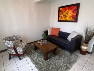 Venta de céntrico apartamento en condominio en Zapote, 59 mt2, 2 recamaras
